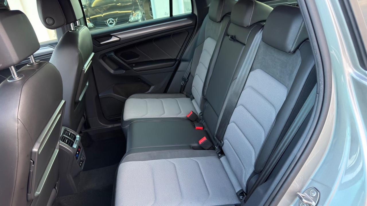 Volkswagen Tiguan R-LINE 2.0 TDI DSG
