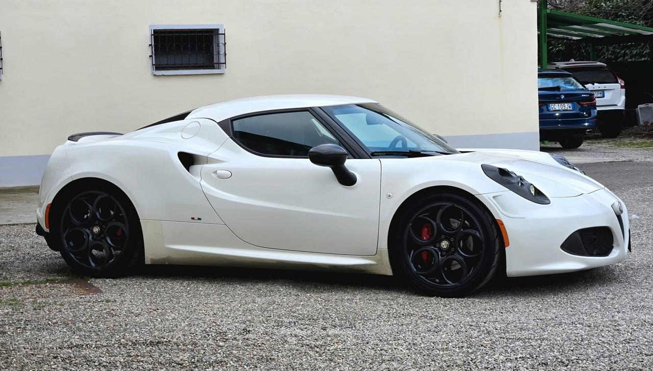 Alfa Romeo 4C launch edition