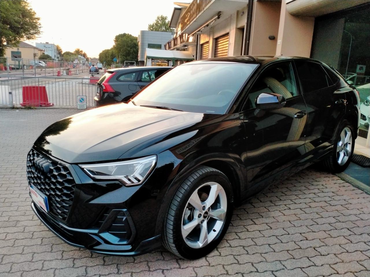 AUDI Q3 SPORTBACK 35 2.0TDI 150CV "QUATTRO" S.TRONIC PACK BLACK LINE / BLACK RINGS
