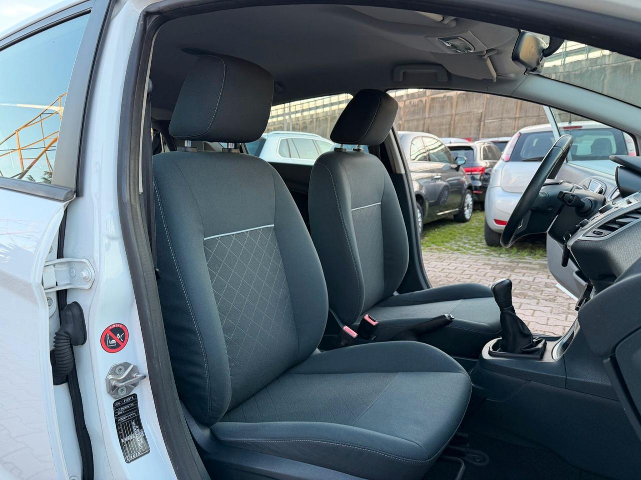 Ford Fiesta 1.4 TDCi 70CV 5 porte OK NEOPATENTATI