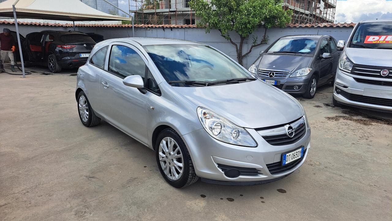 Opel Corsa 1.2 3 porte Sport Gpl