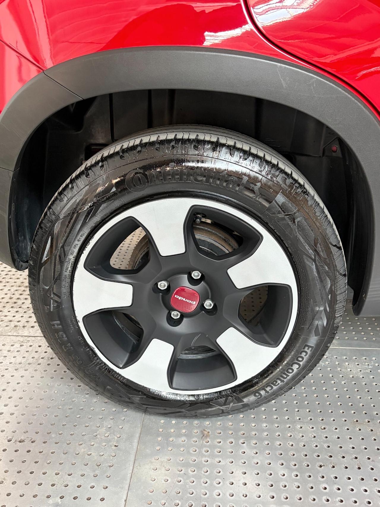 FIAT PANDA 1.0 HYBRID CROSS (25.000 KM!)