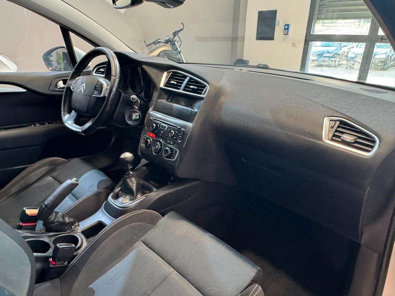 Peugeot 308 1.6 e-HDi 115CV Stop&Start CC Allure