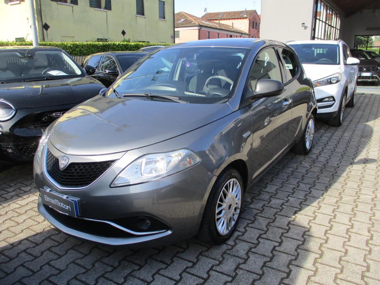Lancia Ypsilon 5 Porte Ypsilon 1.2 Gold 69cv my16 OK NEOPAT./Bluetooth