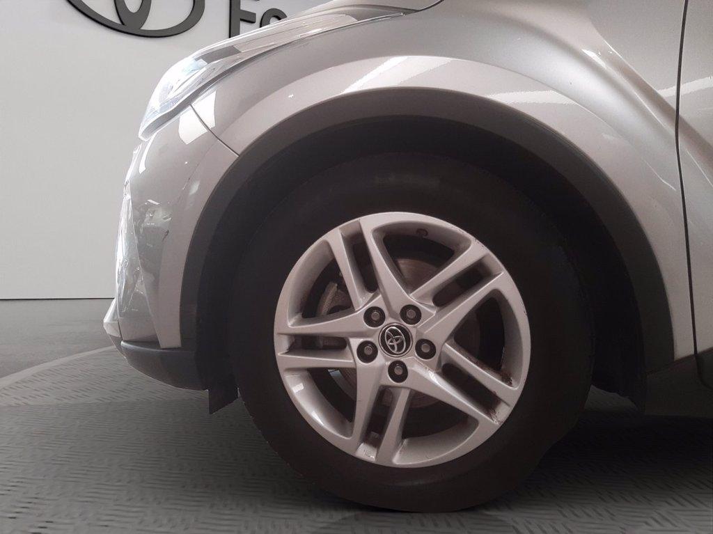 TOYOTA C-hr 1.8h active e-cvt del 2022