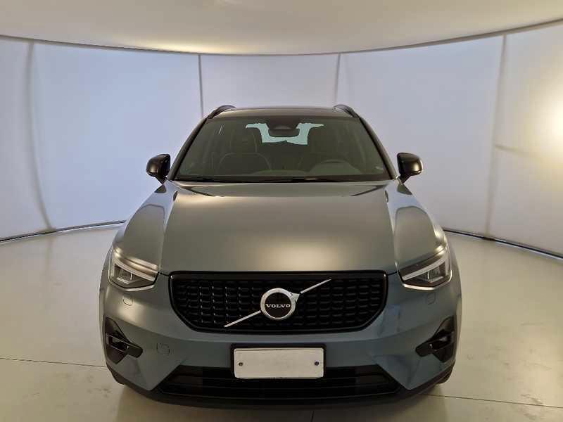 VOLVO XC40 B4 AWD automatico Ultimate Dark