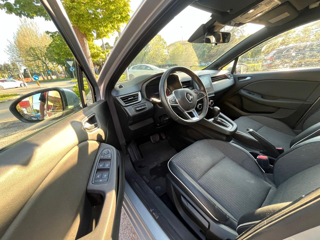 Renault Clio Full Hybrid E-Tech 140 CV 5 porte Intens