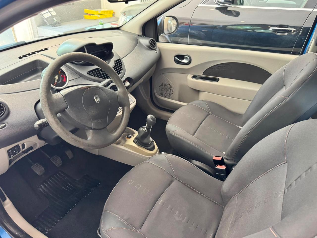 Renault Twingo 1.2 benzina neopatentati