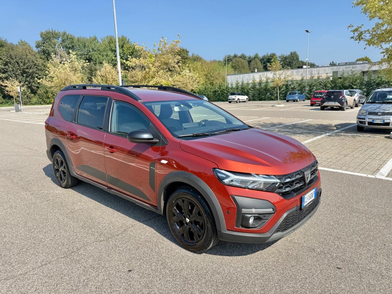 Dacia Jogger 1.0 TCe 110 CV 7 posti*Navi*Sensori*Cerchi