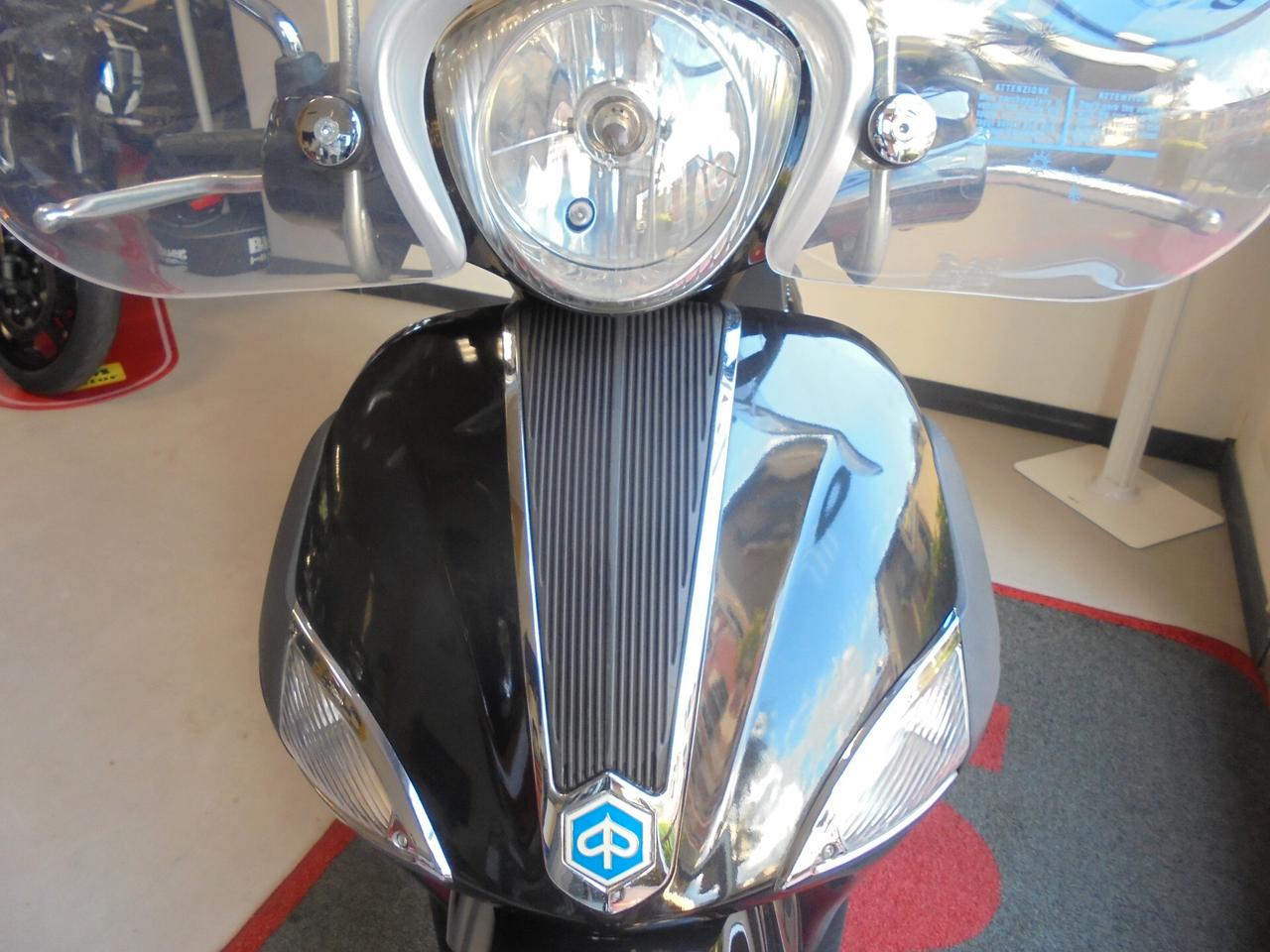 Piaggio Liberty 150 full optional