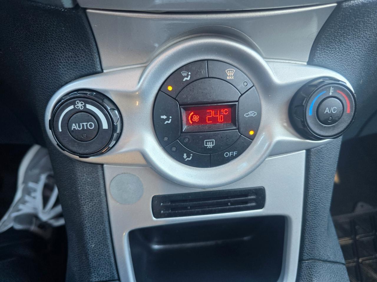 Ford Fiesta 1.2 82 CV 5 porte Titanium