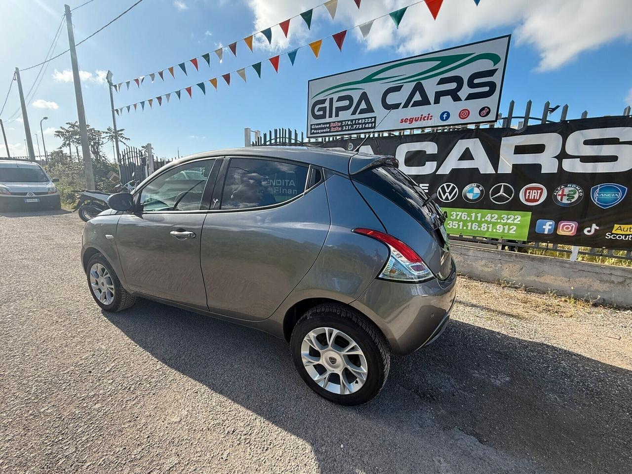 Lancia Ypsilon 0.9 TwinAir 85 CV 5 porte Metano Ecochic Elle