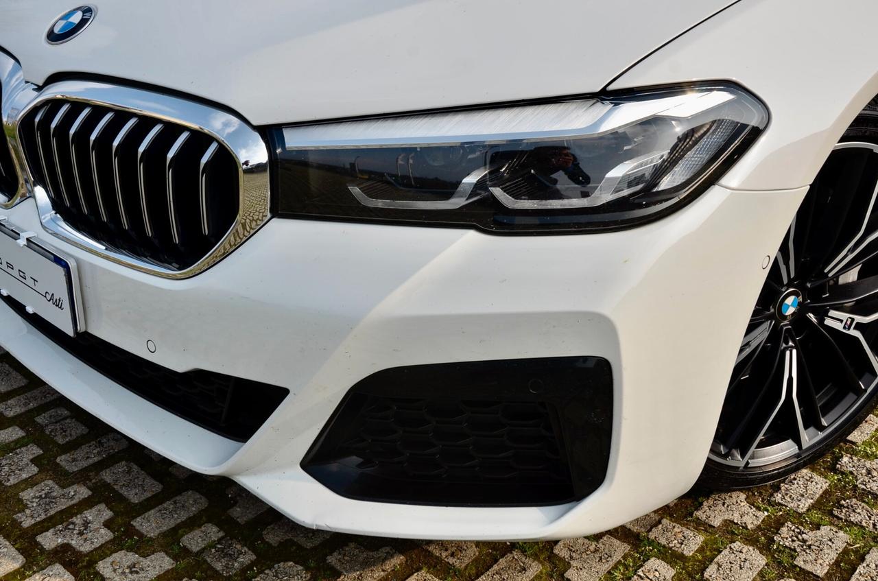 BMW 540d TOURING MHEV 48V XDRIVE MSPORT 340cv AUT, UNICOPROPRIETARIO, GARANZIA BMW, PACCHETTO MANUTENZIONE, UFF ITALIANA, FULL LED, RETROCAMERA, 20", PERMUTE