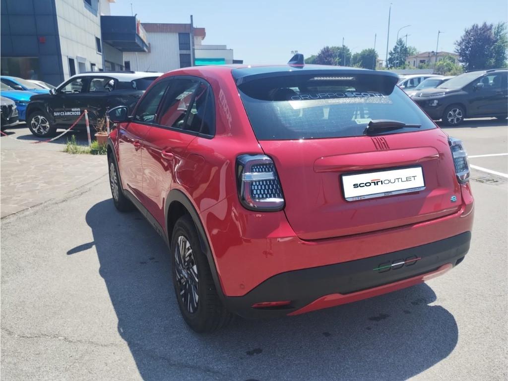 FIAT 600 My24 600e - Red