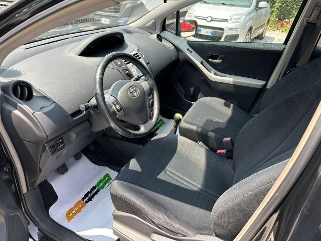 TOYOTA Yaris Ok neo pat. 1.0 5 porte Sol
