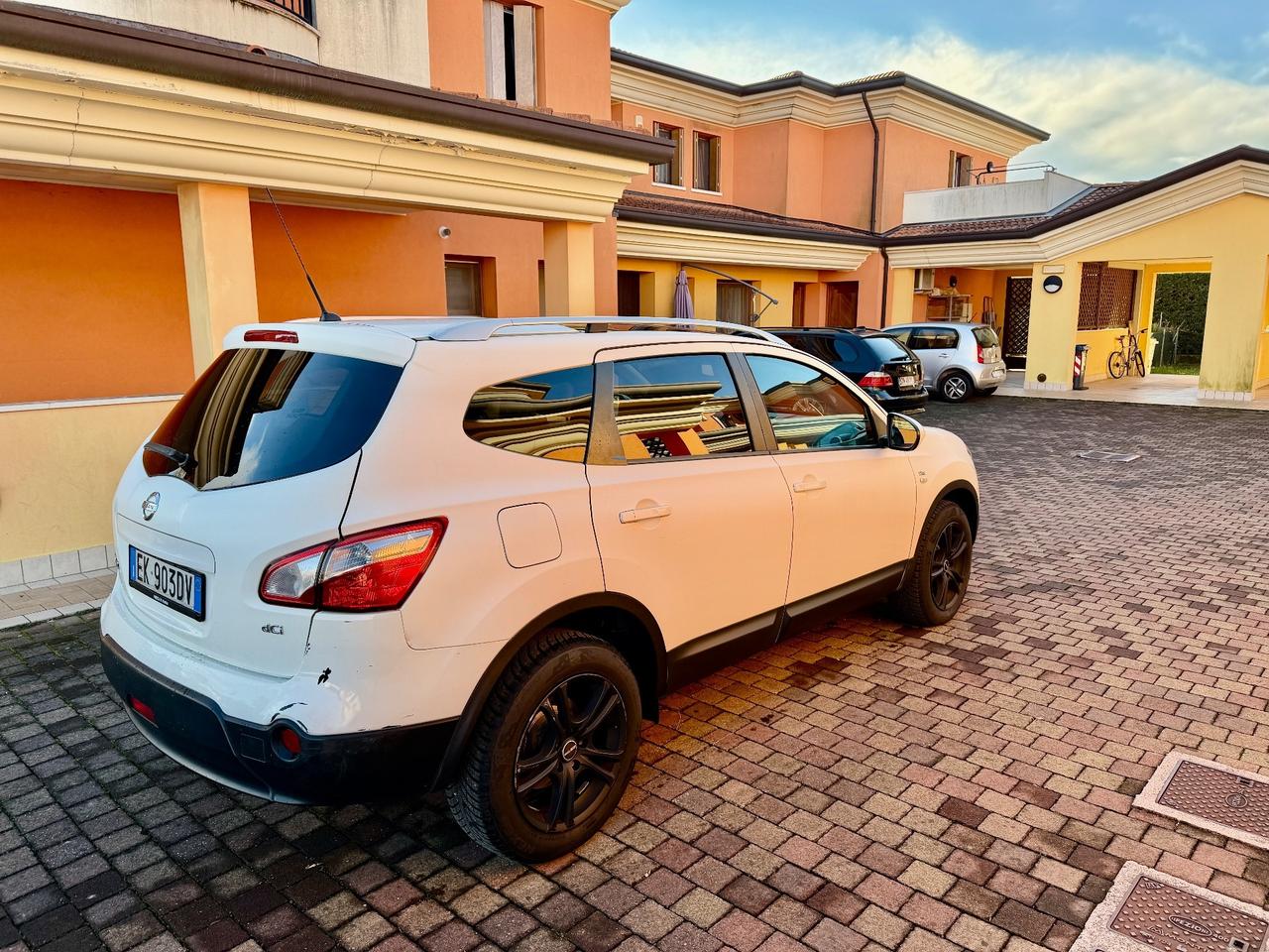 Nissan Qashqai Qashqai+2 2.0 dCi DPF 4WD aut. n-tec