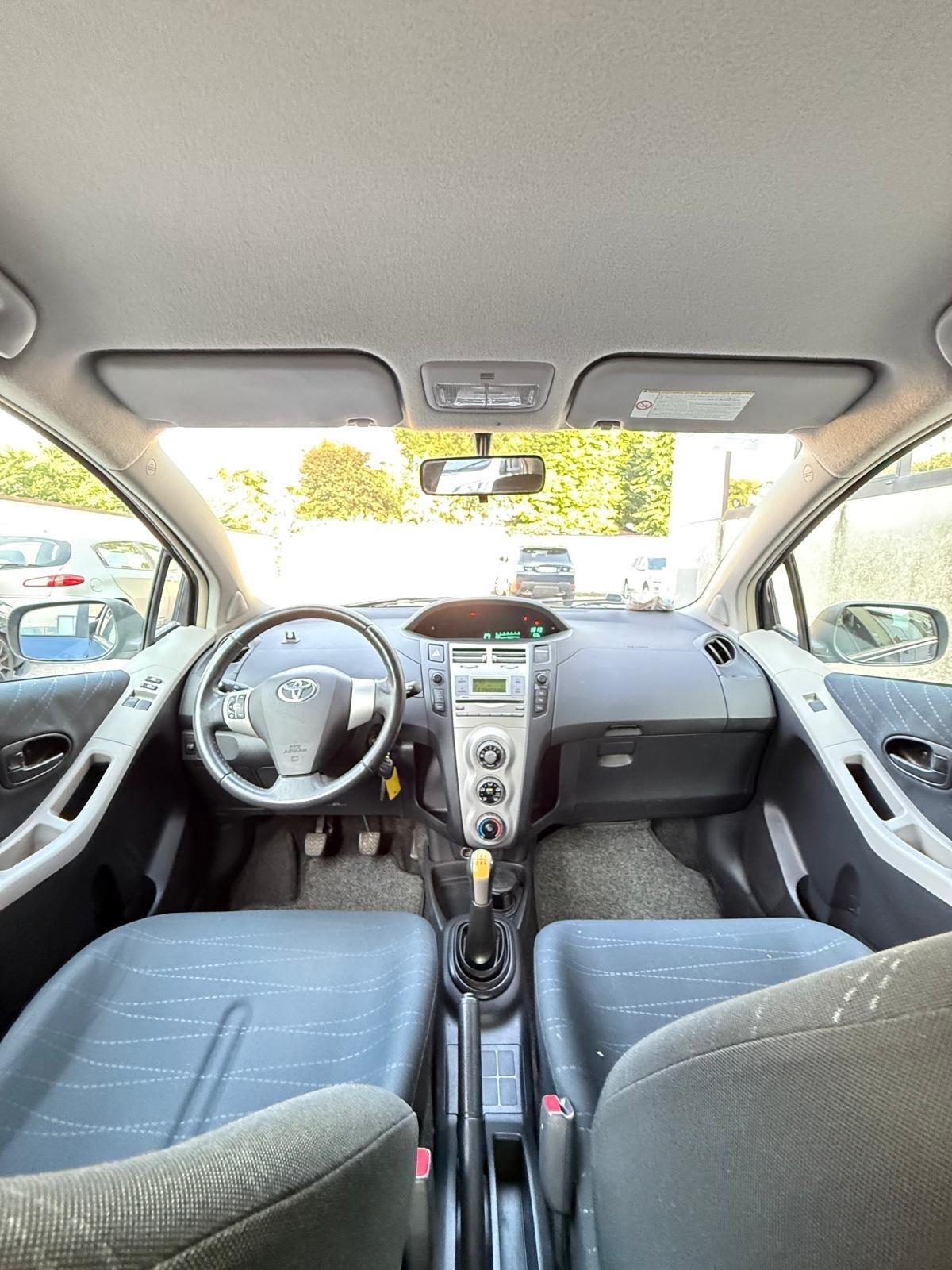 Toyota Yaris 1.0 5 porte Sol