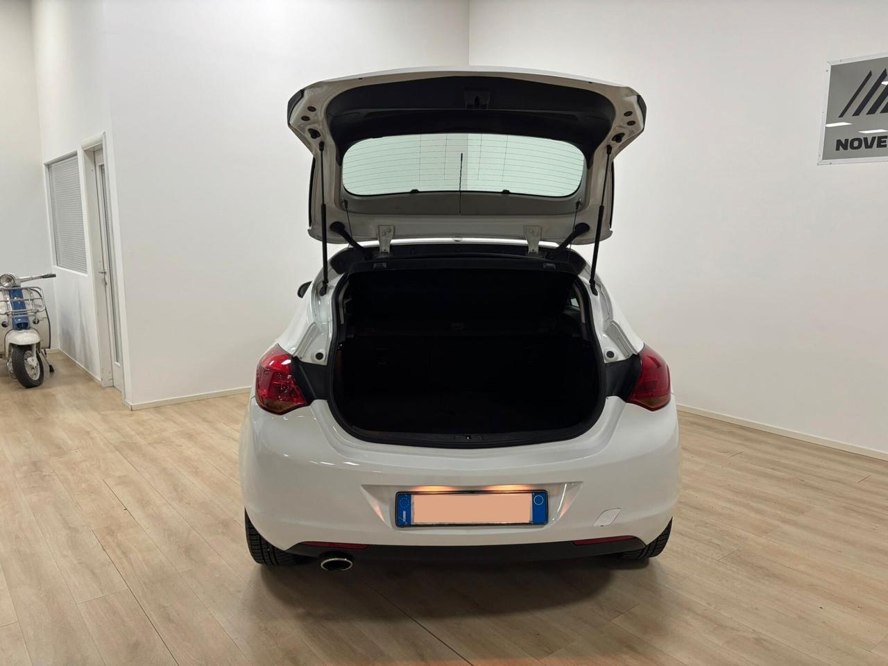 Opel Astra 1.4 Turbo 140CV 5 porte GPL