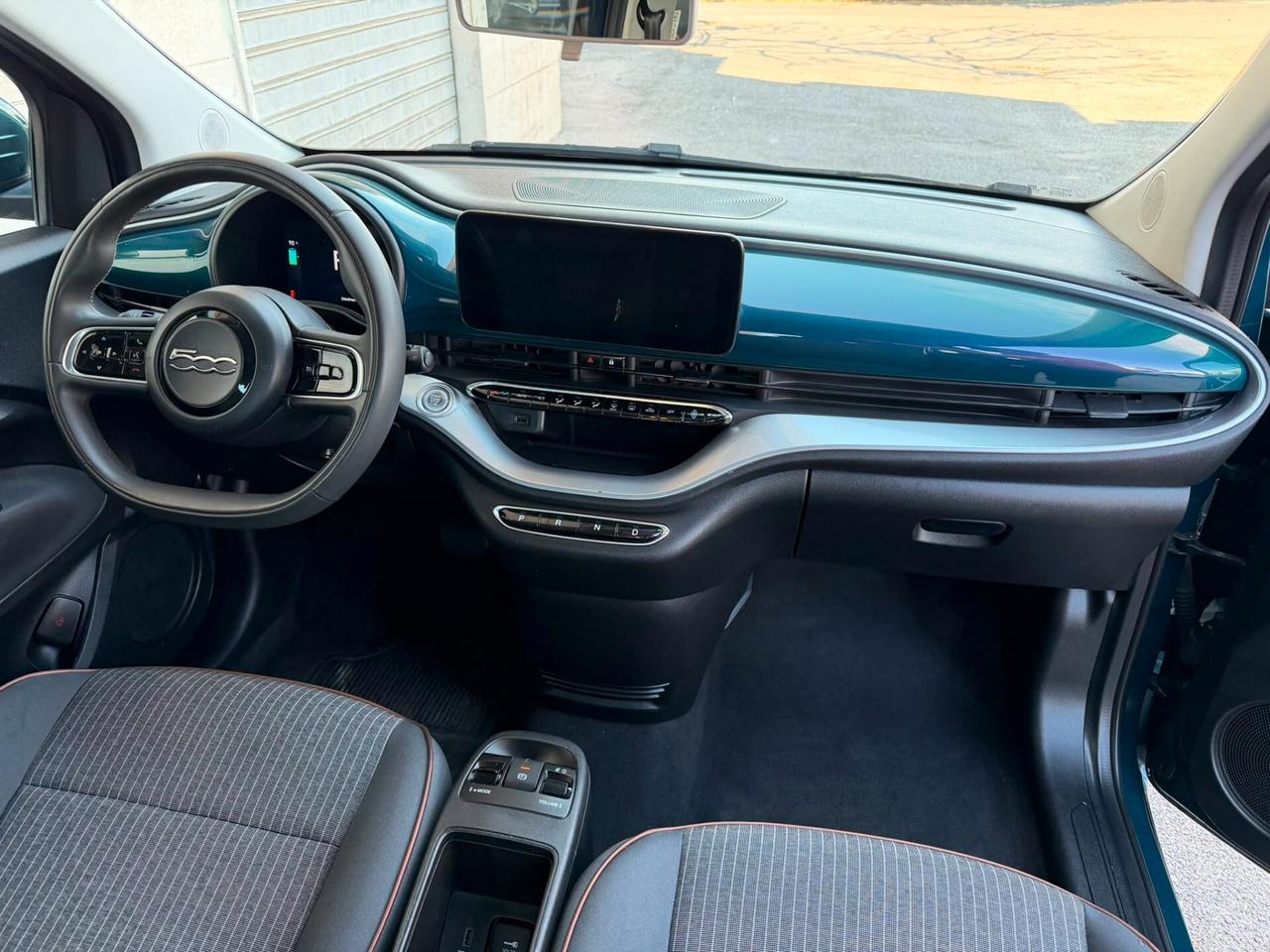 Fiat 500 500e Berlina 42 kWh La Prima