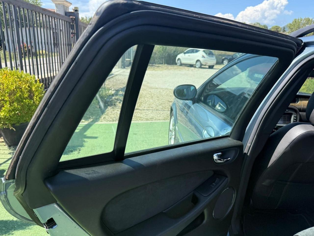 JAGUAR X-TYPE