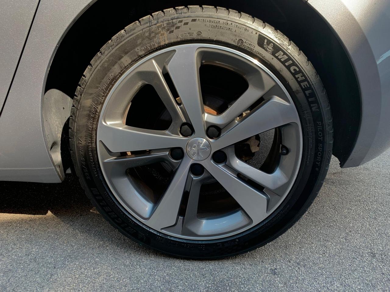 Peugeot 308 BlueHDi 120 S&S EAT6 Allure