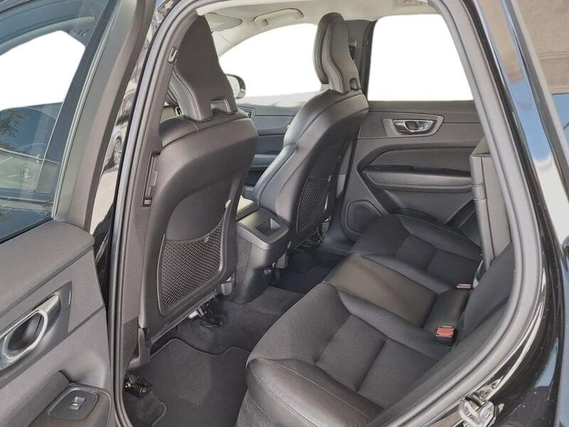 Volvo XC60 B4 197+14 CV AWD M-Hybrid Diesel Automatica Momentum