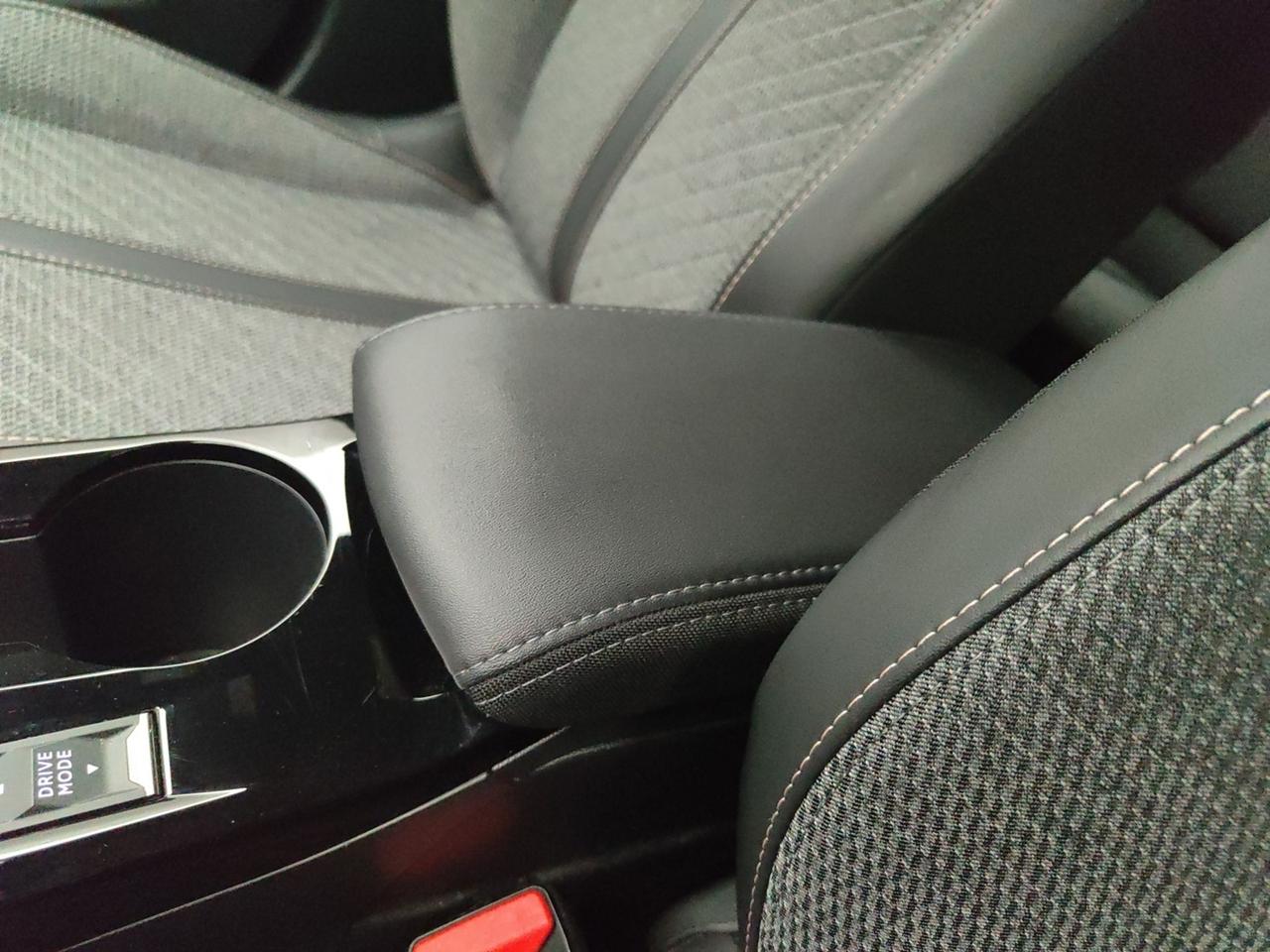 PEUGEOT 2008 II 2023 1.2 PURETECH 100CV ALLURE