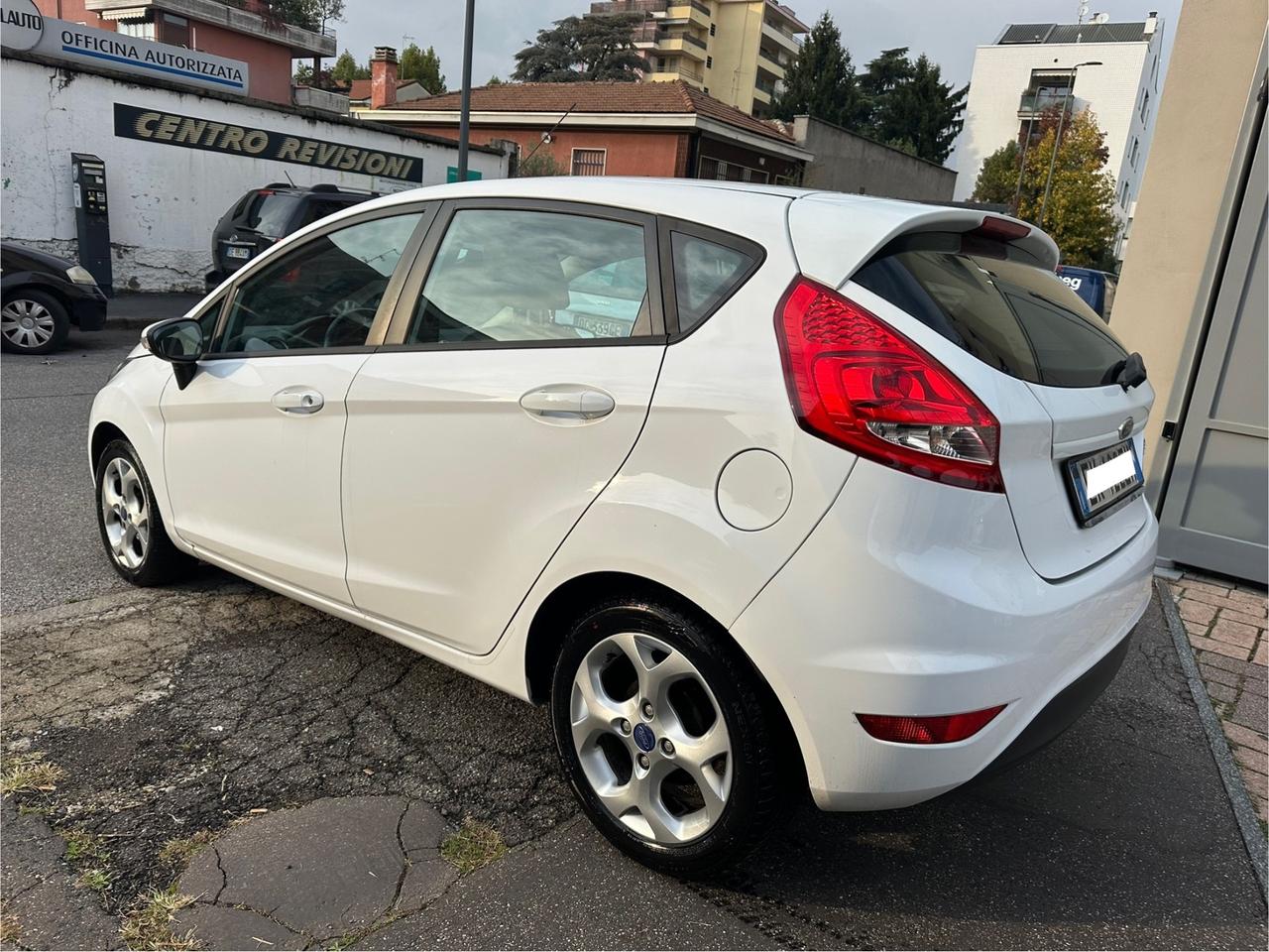 Ford Fiesta Ikon 1.2 60CV 5 porte - ok neopatentati