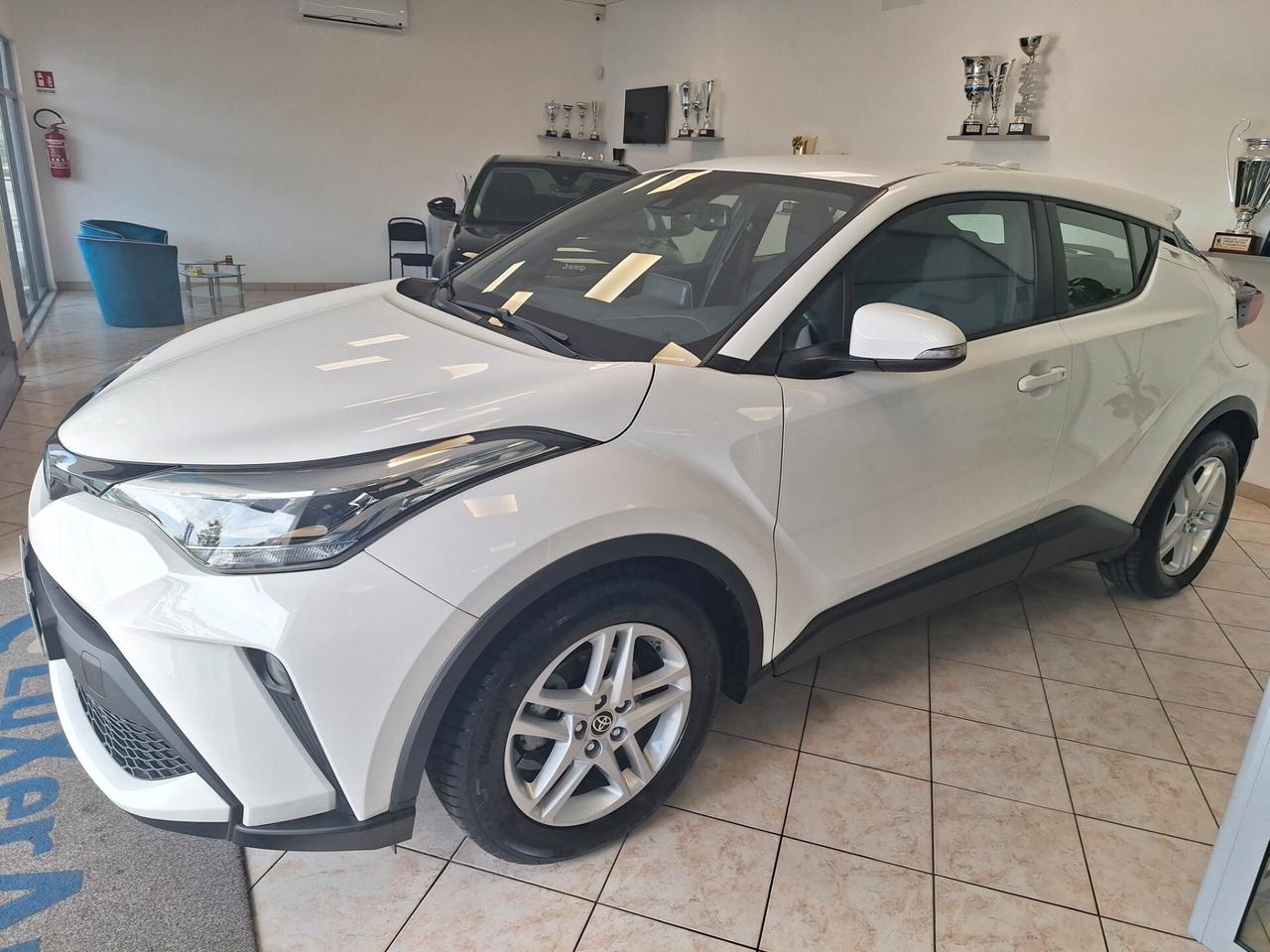 Toyota C-HR 1.8 Hybrid E-CVT Business