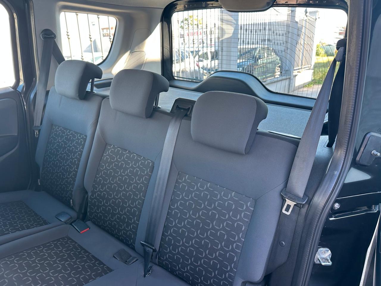 Fiat Doblo 1.6 MJT 105 Cv Emotion 5 Posti Vettura
