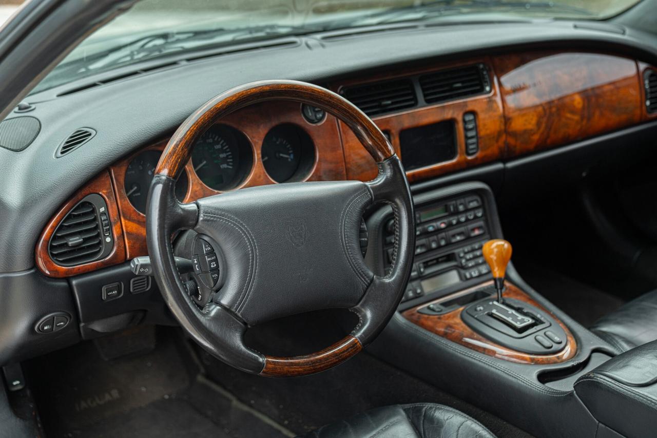 Jaguar XK8 - JAG00081