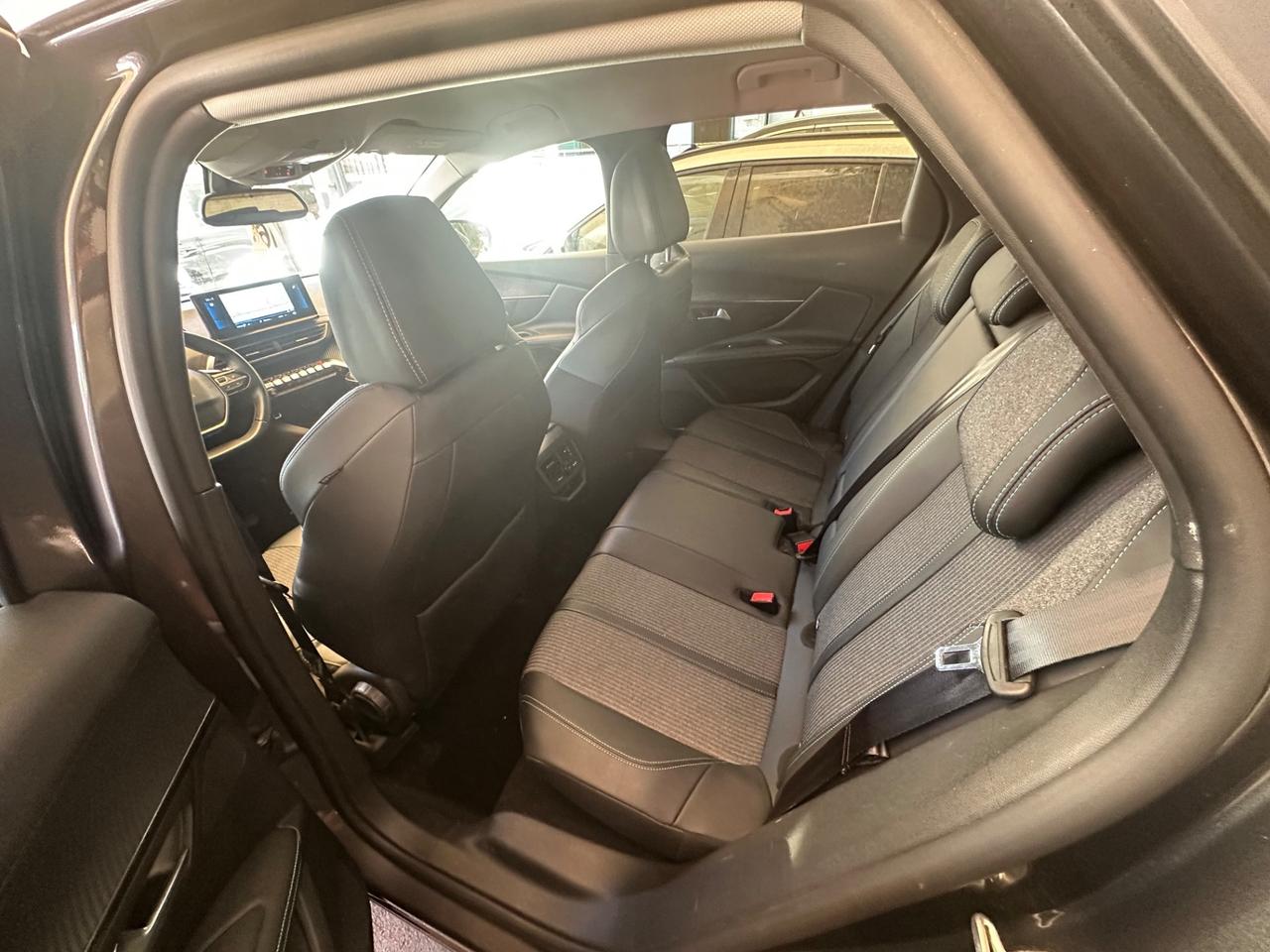 Peugeot 3008 BlueHDi 130 S&S Allure