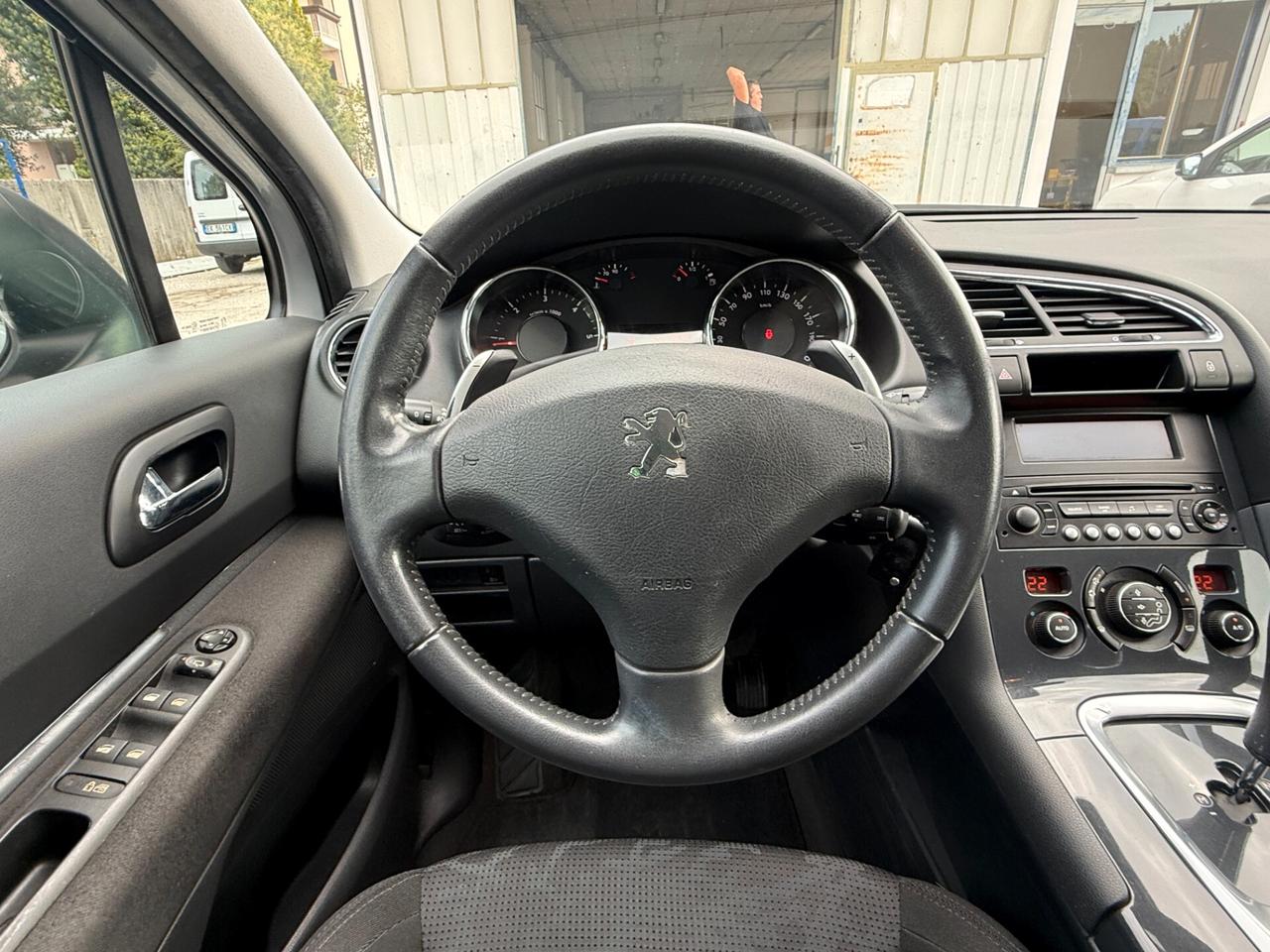 Peugeot 3008 1.6 HDi 110CV cambio robotizzato Tecno