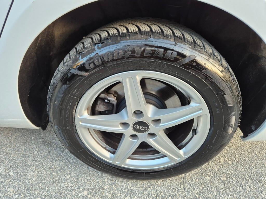 Audi A4 Avant 2.0 TDI S-tronic Business mild hybrid