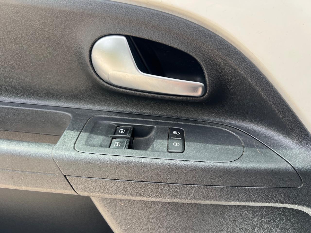 Volkswagen up! 1.0 Benzina Neopatentati Permute Rate Garanzia