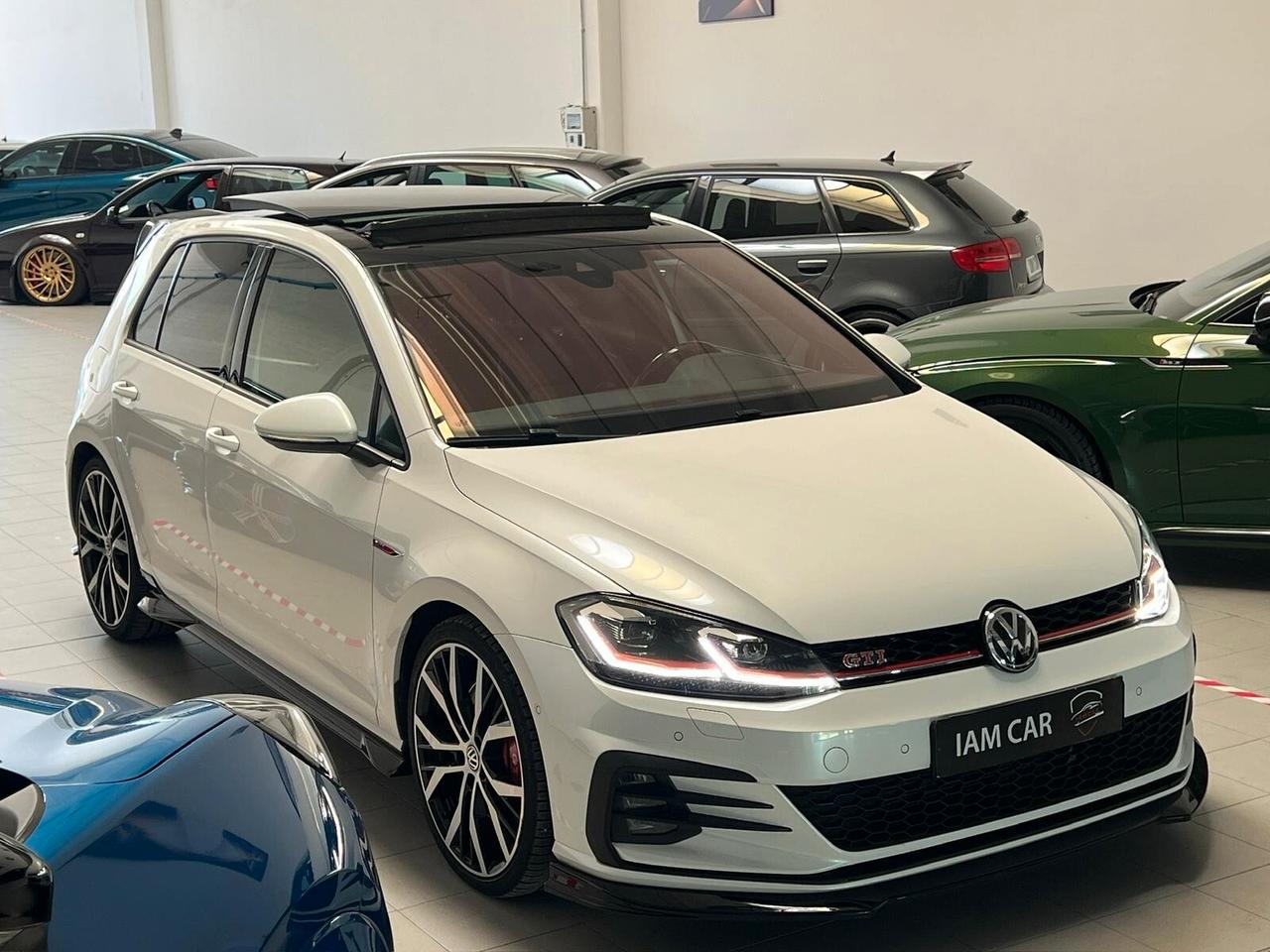 Volkswagen Golf GTI Performance 2.0 245 CV TSI DSG 5p.