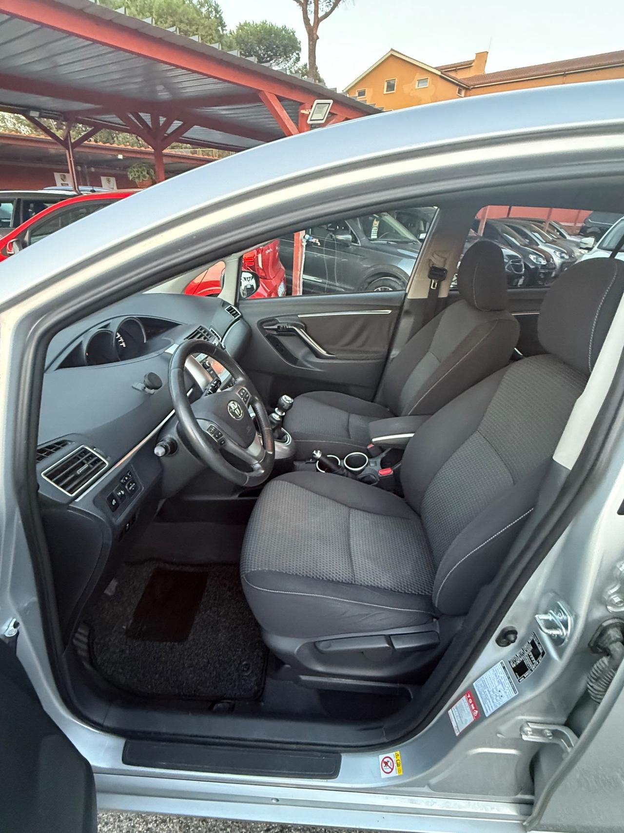 Verso 1.6 D-4D Style 7 posti-unipro-rate-garanzia