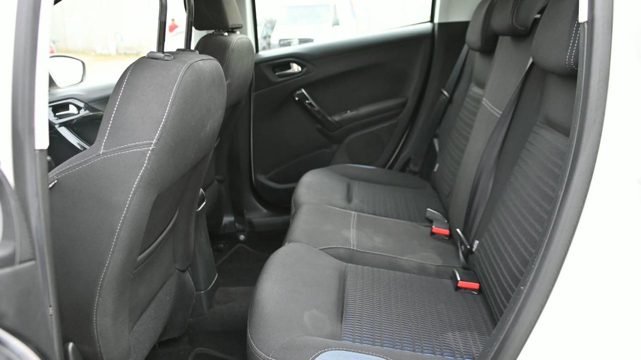 Peugeot 208 1.2 e-VTi Allure Neopatenati
