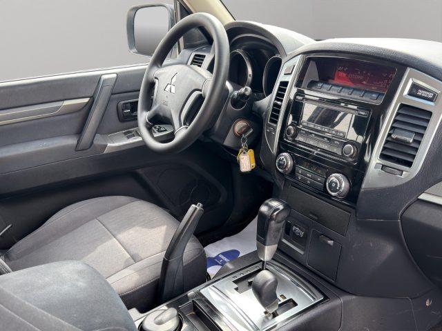 MITSUBISHI Pajero 3.2 5p. 7 POSTI - GANCIO