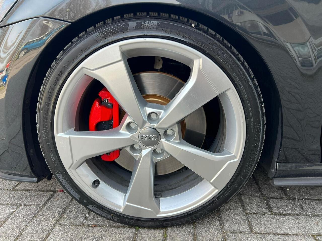 Volkswagen Golf GTI Performance 2.0 TSI DSG 230cv