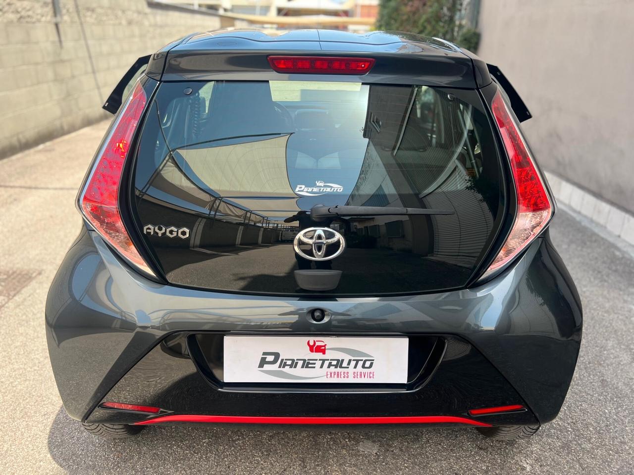 Toyota Aygo 5pt 1.0 72cv X-PLAY CLIMA/TELCAMERA/15; PERFETTA!!