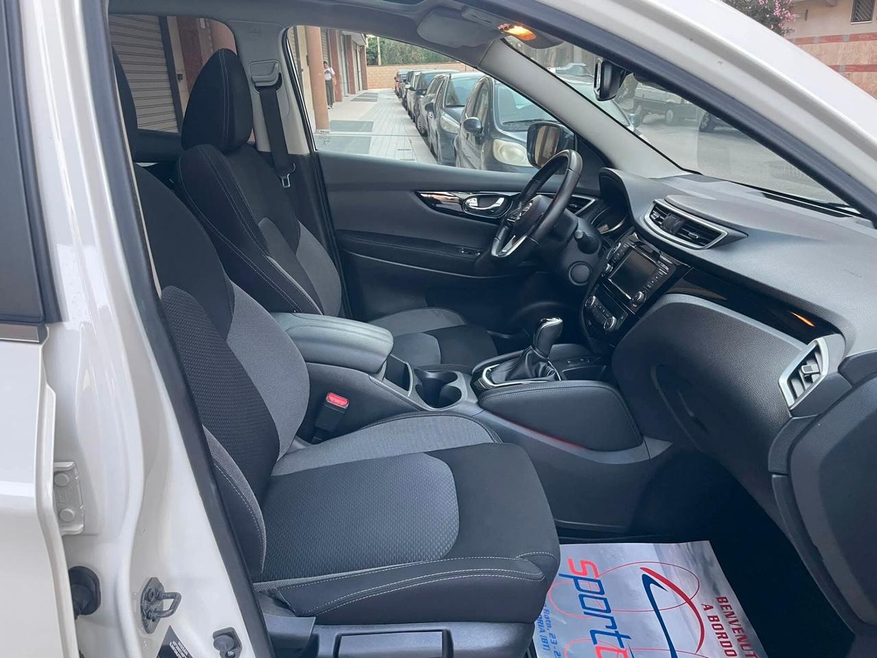 Nissan Qashqai 1.7 dCi 150 CV 4WD CVT N-Connecta TETTO LED TELEC 360 18'
