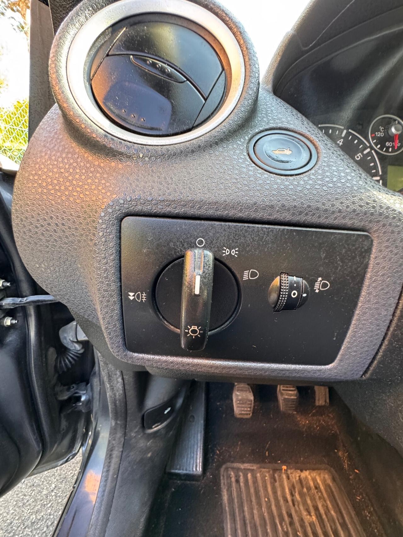 Ford Fiesta 1.4 16V 5p. Ghia