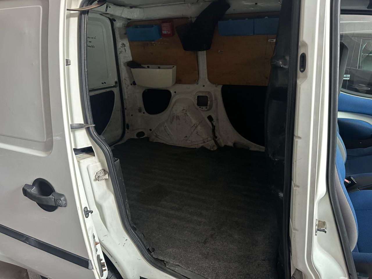 Fiat Doblo 2 posti