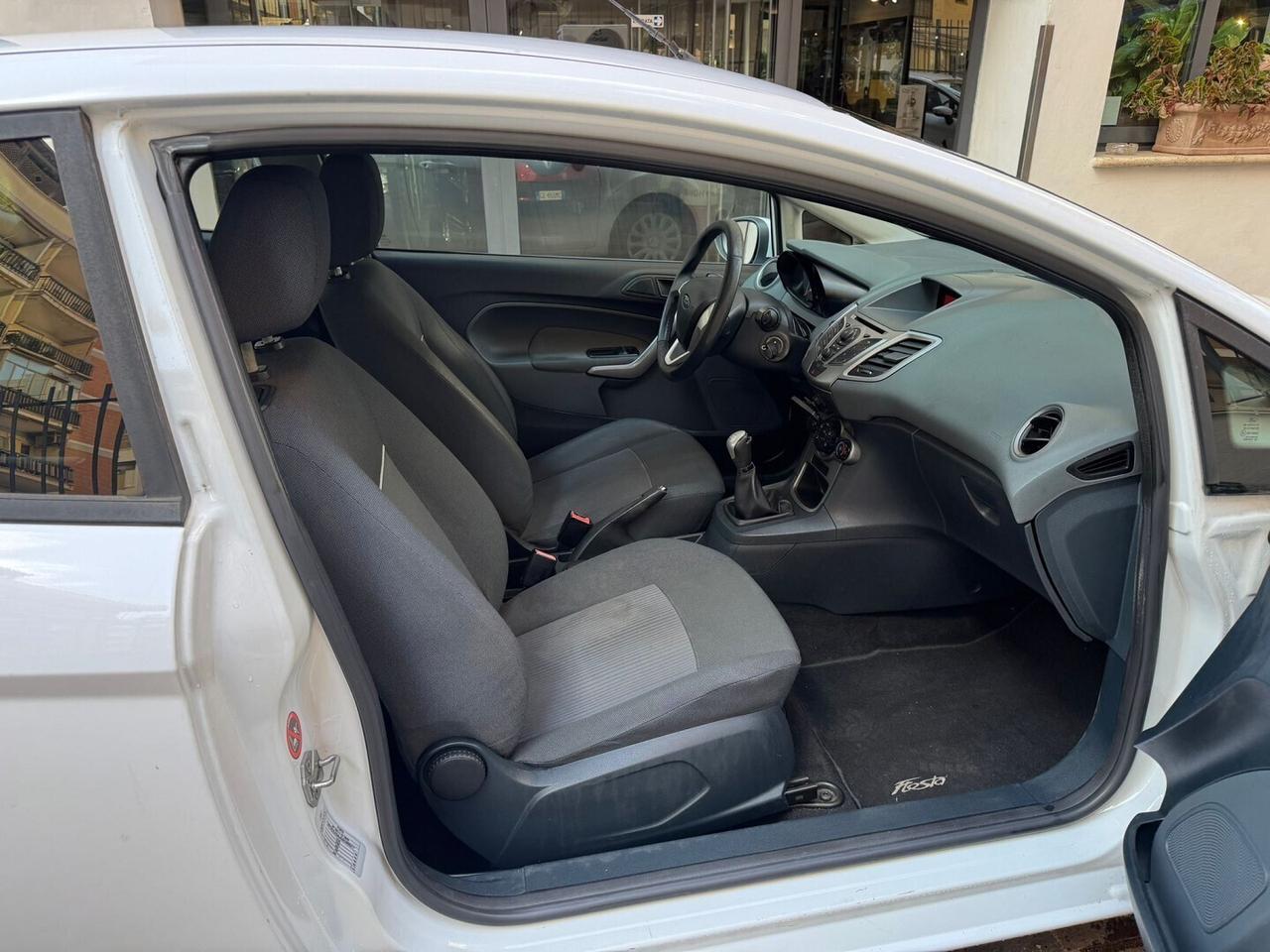 FORD Fiesta 1.4 TDCi 70CV 3 porte Titanium