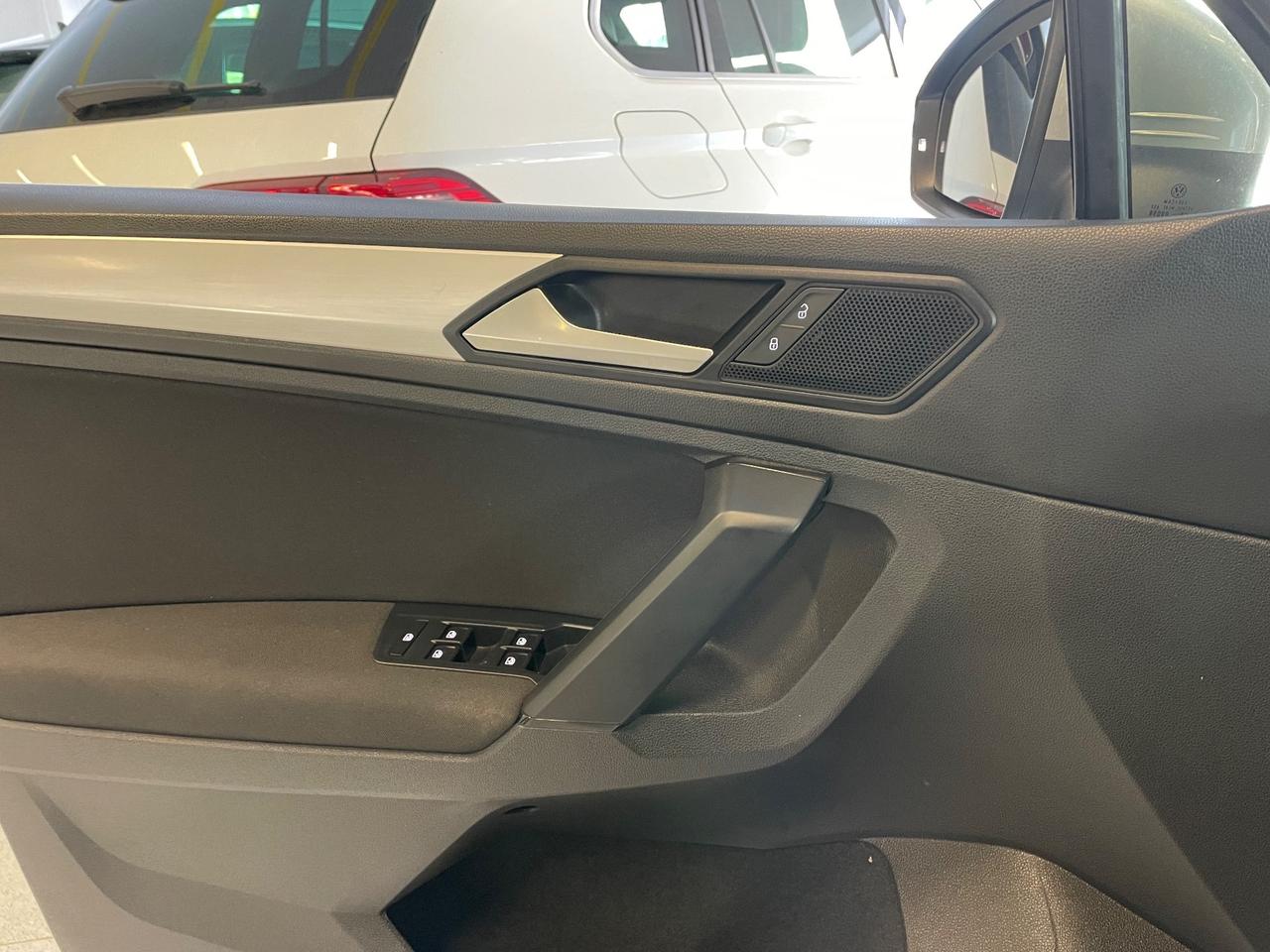 Volkswagen Tiguan 2.0 TDI SCR DSG 4MOTION Business Led Telec.