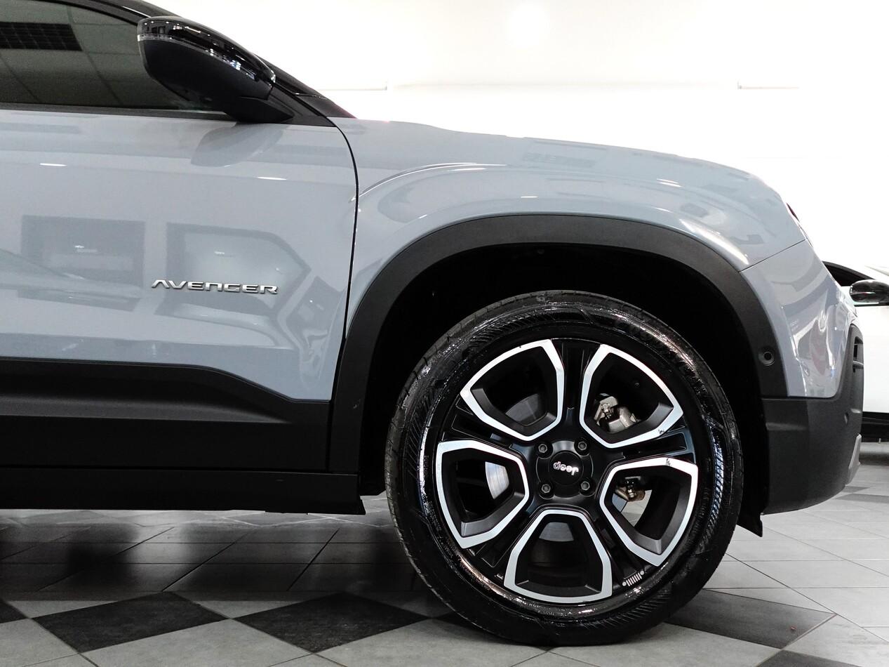Jeep Avenger 1.2 E-HYBRID 110 CV EDCT6 MHEV SUMMIT