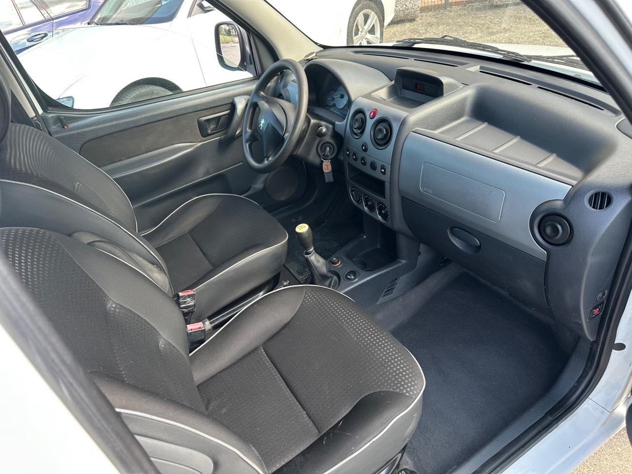 Peugeot Ranch 1.6 HDi 5p. Totem