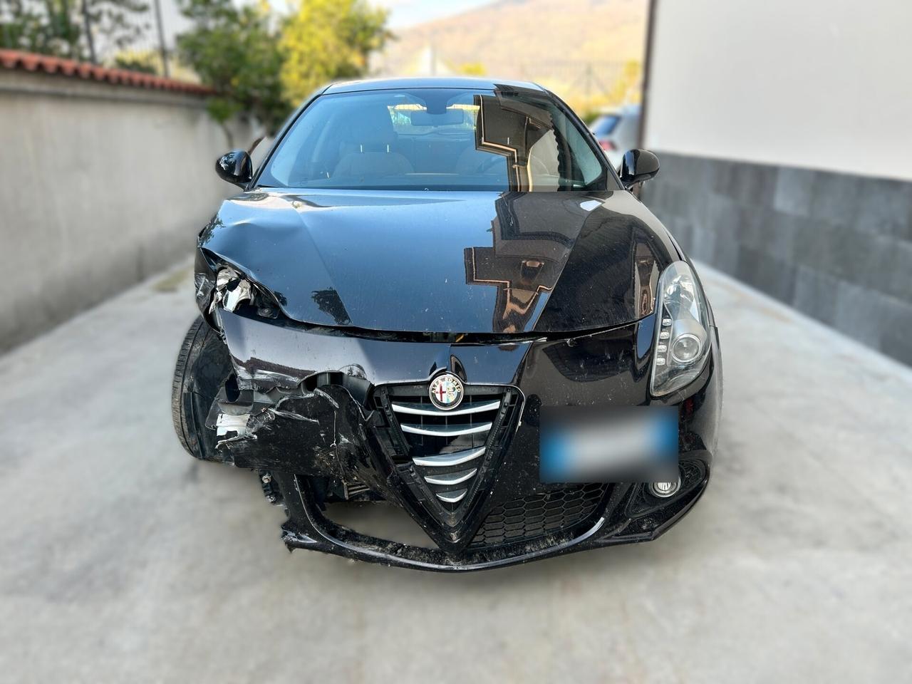 Alfa Giulietta 1.6 JTD 105CV - 2015 Incidentata