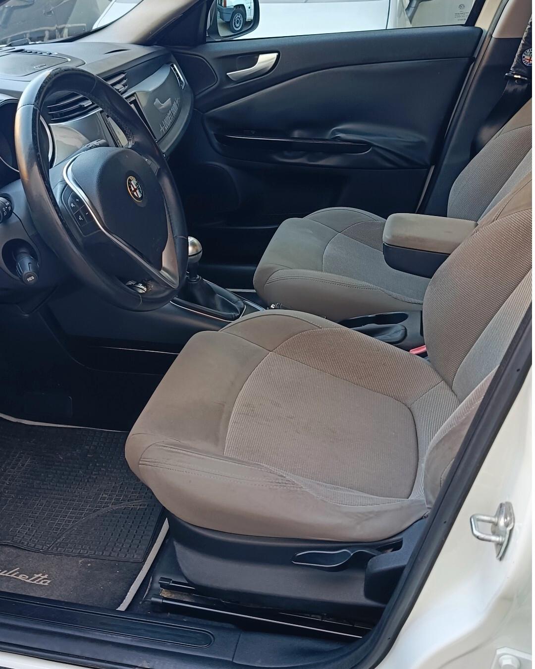 Alfa Romeo Giulietta 1.6 JTDm-2 105 CV Distinctive Bianca 2011